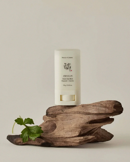 Beauty of Joseon Matte Sun Stick Mugwort + Camelia SPF50+ PA++++ – Stick Solaire Matifiant & Apaisant